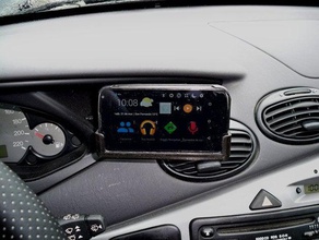 o nexus 4, carro se concentrar telefone celular stand foco ford 4 3d print model - Mito3D
