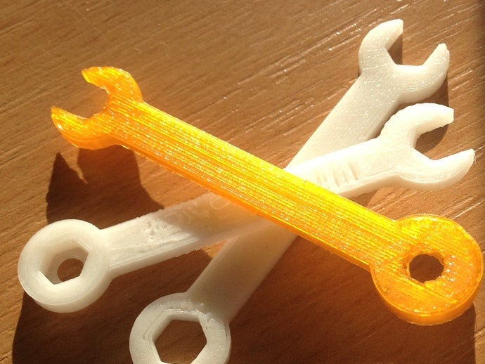anpassbare Schraubenschlüssel Nuss holding cap tools anpassen customizer Gravur openscad parametric Schraube supportless 3D print model - Mito3D