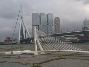 puente de erasmo rotterdam escala 1 a 1000 las estructuras edificios erasmus erasmusbrug holanda maas nederland seetheworld países bajos 3d print model - Mito3D