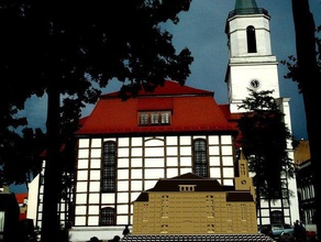 Kirche der Muttergottes Tschenstochau Gebäude & Strukturen 3d print model - Mito3D