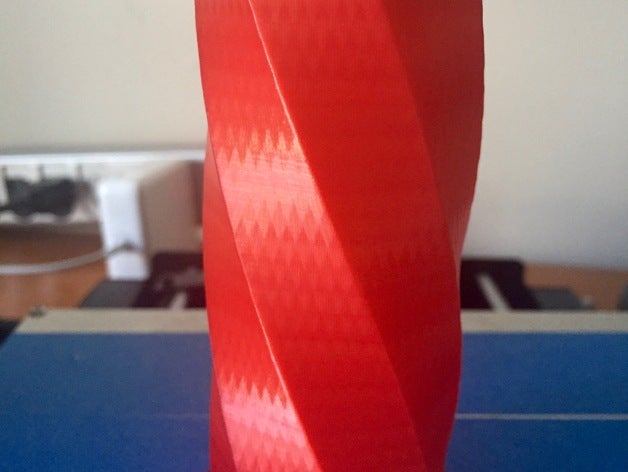 twisted octagon vase Kunst 3D print model - Mito3D