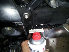 moto chain lube helper des outils à main de la chaîne outil personnalisé le pétrole huileur 3d print model - Mito3D