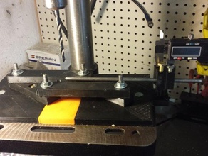 imprensa de broca centragem ajuda máquinas-ferramentas precisas centro localizador a perfuração guia prensa mais preciso 3d print model - Mito3D