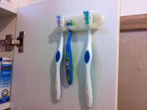 really simple toothbrush holder bathroom teeth 3d print model - Mito3D