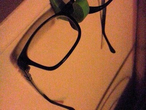 bump-safe kids glasses table cupboard clip eyeglasses eyeglass holder 3d print model - Mito3D