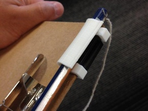 portapapeles sostenedor de la pluma asegurado oficina el cuaderno titular un lápiz práctica útil 3d print model - Mito3D