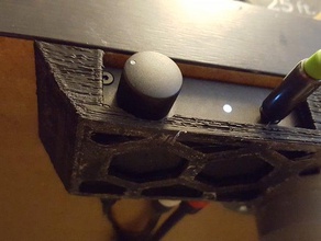 udac sob a mesa de montagem nuforce o áudio audiófilo fones ouvido em casa usb 3d print model - Mito3D