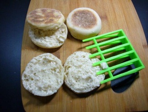 muffin splitter cuisine à manger le petit-déjeuner fourche grillé 3d print model - Mito3D