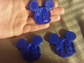 visage de mickey mouse pas trou les pièces monnaie badges 3d print model - Mito3D