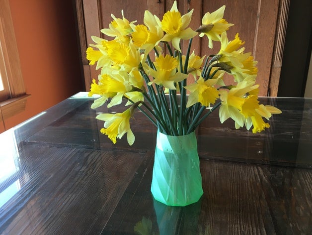 11 cornered twist vase sculptures customized daffodil flower 3D print model - Mito3D