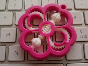 four-leaf clover worm gear keychain keychains 3d print model - Mito3D