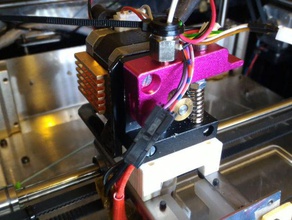 sharebot ng mk8 bowden-a-directa extrusora de montaje la placa 3d impresora partes 3d print model - Mito3D