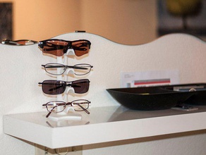 eye glasses holder organization organizer stand sunglasses 3d print model - Mito3D