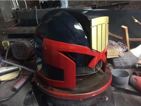 o juiz dredd capacete traje 3d print model - Mito3D