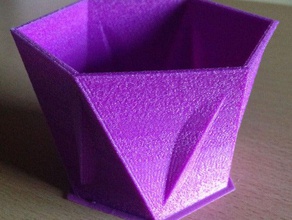 hexagonal jarrón platillo decoración polígono twisted 3d print model - Mito3D