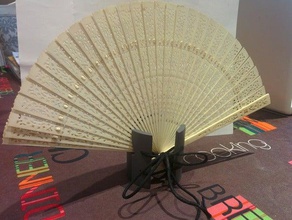 mano ventilatore stand supporto eventail arredamento 3d print model - Mito3D