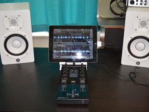 traktor dj kontrol z1 supporto per ipad tablet 3d print model - Mito3D