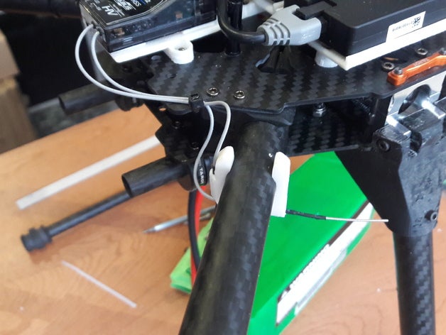 clip para antena radio 24ghz rc veicoli 3D print model - Mito3D