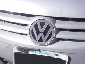 vw gol trend 2007 frente emblema a indústria automotiva argentina de carro volkswagen 3d print model - Mito3D