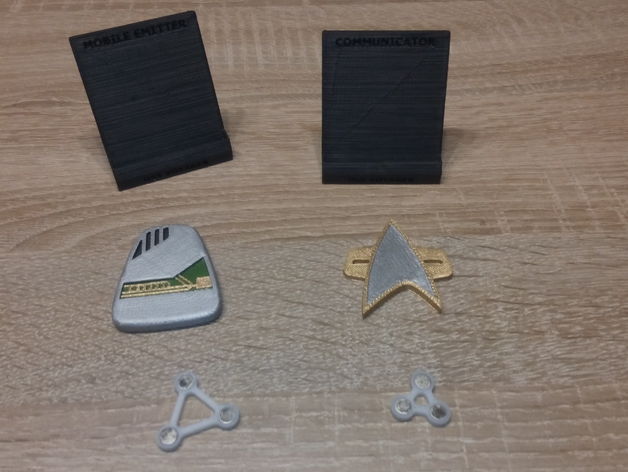 star trek voyager titular communicator emh móvel emissor adereços suporte magnético 3D print model - Mito3D