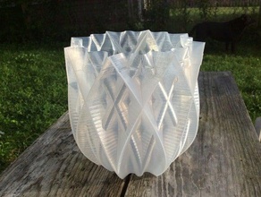 vase 16 pointu ménage le cristal décor de la décoration fleurs onshape spirale tordu twisted 3d print model - Mito3D