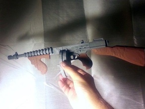 tommy gun sahne gangster smg makineli hafif tüfek thompson silah İkinci Dünya Savaşı 3d print model - Mito3D