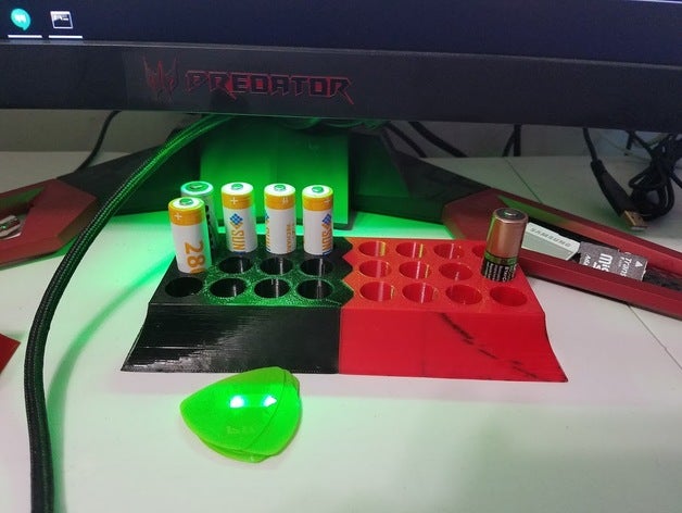 triple aaa titulaire a pas été testé les jouets jeux support de batterie dualstrusion double extrusion 3D print model - Mito3D