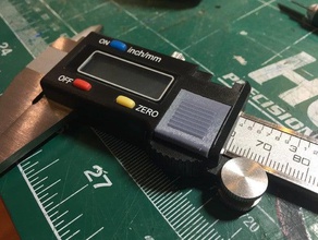 cen-tech port de marchandises micromètre couvercle la batterie pièces couvre 3d print model - Mito3D