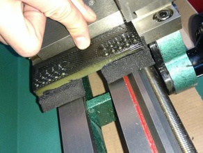 7x12 mini-torno de mão avental roda engrenagem chip guarda partes 3d print model - Mito3D