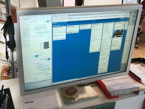 gancho para pantalla cinema display de mac gadgets a apple 3d print model - Mito3D