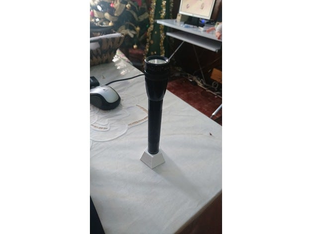 soporte linterna maglite aa - mini holder stand 3D print model - Mito3D