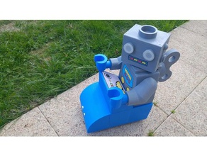 le géant de lego figurine leo sur des roulettes robot jouets construction arduino la led minifig 3d print model - Mito3D