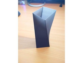 moderne vase décor de la conception carré 3d print model - Mito3D