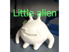 piccolo alieno La stampa 3d alien braccia palla frullatore bambino bambini figurina divertente gamba poco modello giro sciocco di seduta piccola sorriso smiley sorridente un sorrisetto giocattolo 3d print model - Mito3D