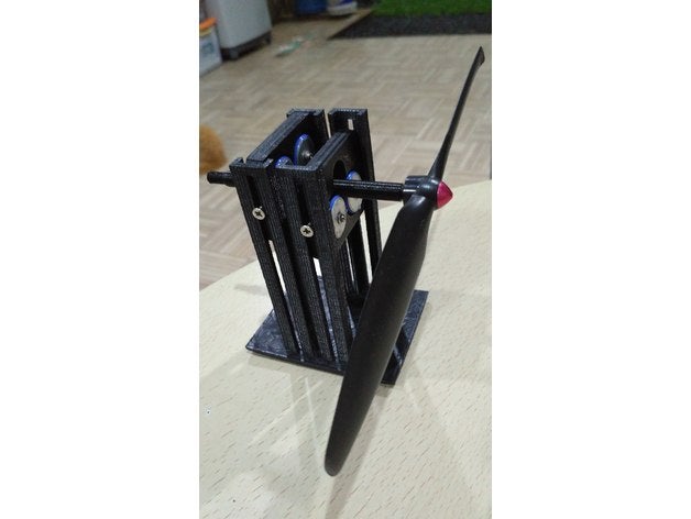 balancer des outils d'auto-serrage de l'hélice à l'aide tamiya rouleaux le bricolage 3D print model - Mito3D