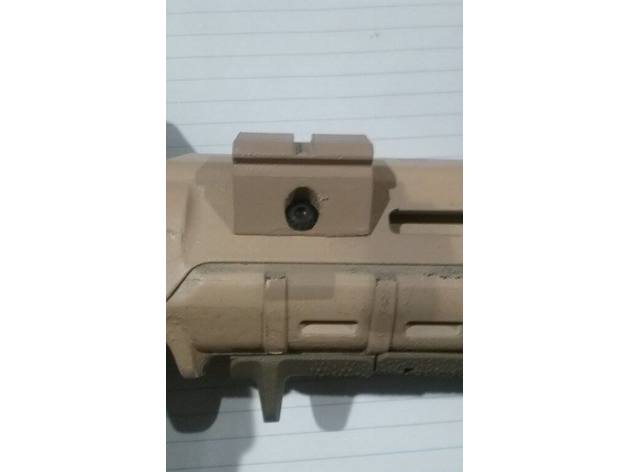 m-lok compatível com 45 graus de desvio ferroviário máquinas-ferramentas De adaptador magpul mlok offset picatinny 3D print model - Mito3D