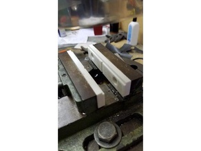 100mm de la prensa del taladro tornillo mordazas blandas 3d print model - Mito3D