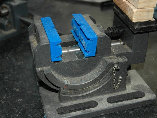 mordaza de tornillo artesano ángulo ajustable la prensa del taladro banco partes 3D print model - Mito3D