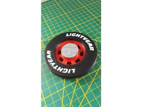 fidget spinner lightyear coches juegos y juguetes hilanderos macqueen de juguete 3d print model - Mito3D
