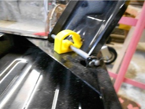 leg friction bracket gmc workstand parts 3d print model - Mito3D