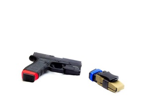 glock 19 élargi le magazine de la manche sport et loisirs 3d print model - Mito3D