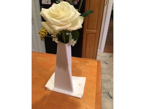 small triangular vase decor flower pencil holder pen twisted 3d print model - Mito3D