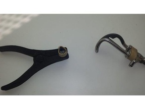 strumento di mettere gli elastici a gancio utensili mano amputato braccio assistivetech tecnologie assistive la disabilità banda elastica amputata hook protesi protesica 3d print model - Mito3D