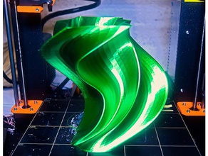 resumo da torção do vaso decoração 3d print model - Mito3D