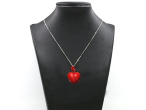 cœur amulette pendentif abstrait bijoux abstraite alajaz art le charme l'émotion eros cadeau jeune fille petite amie l'amour collier rouge romantique trois femmes 3d print model - Mito3D