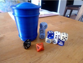 einfache Würfel-cup-Spitze Würfel Brett-Spiel dice-cup 3d print model - Mito3D