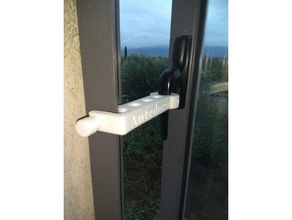 tasto finestra di blocco vento apertura forniture famiglia bloccante chiave 3d print model - Mito3D