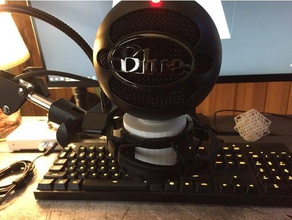 bola de nieve azul hielo choque adaptador montaje el audio micrófono pie 3d print model - Mito3D