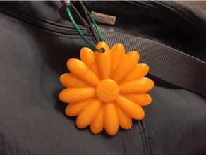 daisy keyring keychains baggage tag flower flowers key chain fob ring keychain luggage name sunflower zipper pull zipperpull 3d print model - Mito3D