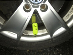 pneus de marcas rodas carro a indústria automotiva rótulo nome do tag etiqueta pneu 3d print model - Mito3D
